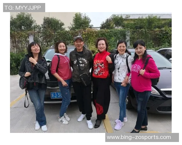 科尔怀念卢尼在大通中心的热烈掌声期待再次相聚的美好时刻